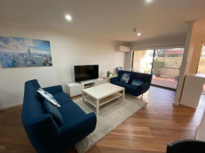 Quiet 2 bedroom Apt in the heart of old Kingston